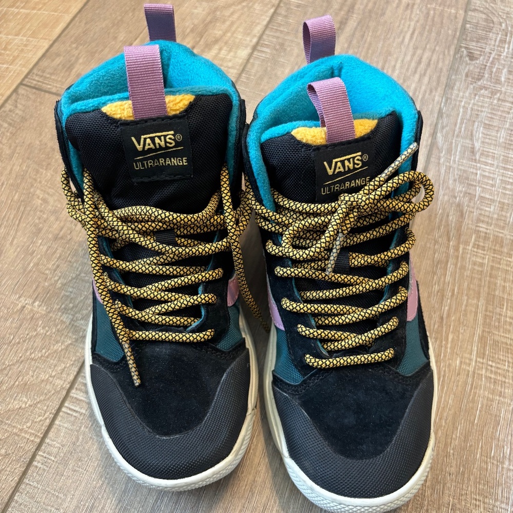VANS - Ultrarange Exo RARE Pop Color